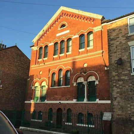 דירה Converted Chapel Floor To Ceiling Arch Window *