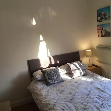 דירה Converted Chapel Floor To Ceiling Arch Window *